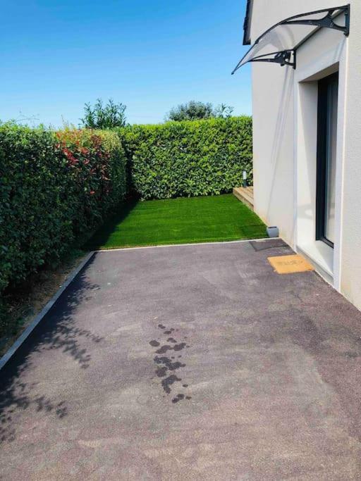 Maisonnette Avec Terrasse Argences Bagian luar foto