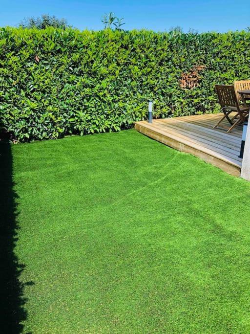 Maisonnette Avec Terrasse Argences Bagian luar foto